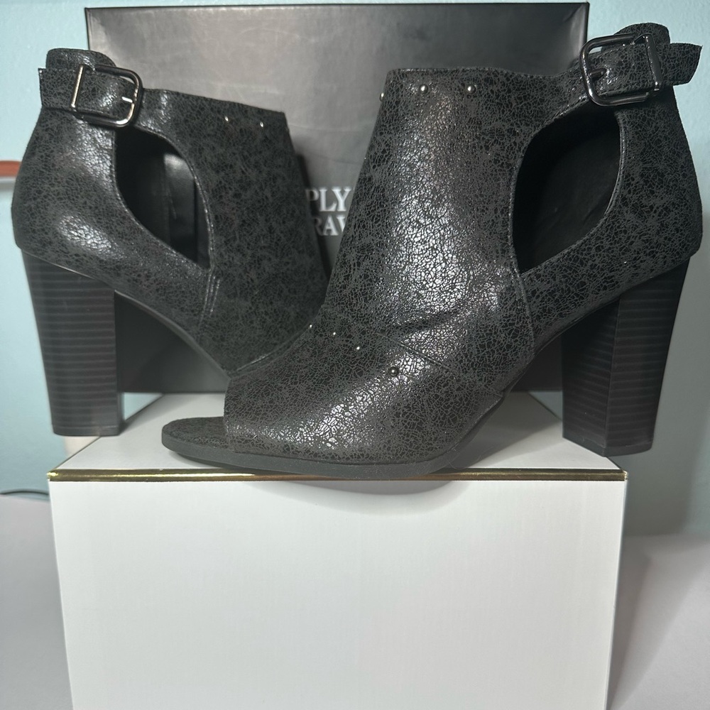 SimplyVera Vera Wang Bologna Black Heeled Boots with Chunky Heel